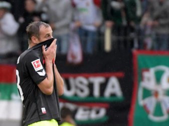 Der Kölner Matthias Lehmann kann die klar Niederlage in Augsburg nicht fassen. Foto: Stefan Puchner Der Kölner Matthias Lehmann kann die klar Niederlage in Augsburg nicht fassen. Foto: Stefan Puchner