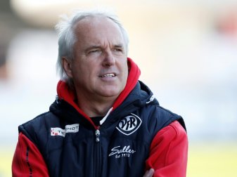 Aalen mit Coach Peter Vollmann bleibt auf Platz vier