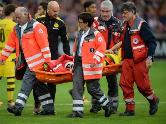 Für Marcel Schmelzer endete das Comeback nach wochenlanger Pause wegen einer neuen Verletzung frühzeitig. Foto: Patrick Seeger Für Marcel Schmelzer endete das Comeback nach wochenlanger Pause wegen einer neuen Verletzung frühzeitig. Foto: Patrick Seeger