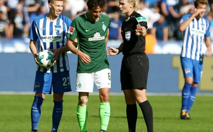 Thomas Delaney (m.) traf zum 1:1 beim Steinahus-Debüt