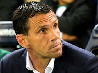 Poyet hat seinen Rücktritt bei Shanghai Shenhua erklärt Poyet hat seinen Rücktritt bei Shanghai Shenhua erklärt