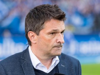 Schalke-Manager Christian Heidel tun die «Plakate weh». Foto: Guido Kirchner Schalke-Manager Christian Heidel tun die «Plakate weh». Foto: Guido Kirchner