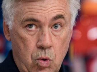 Wehrt sich gegen die Kritik an seiner Person: Bayern-Coach Carlo Ancelotti. Foto: Sven Hoppe Wehrt sich gegen die Kritik an seiner Person: Bayern-Coach Carlo Ancelotti. Foto: Sven Hoppe