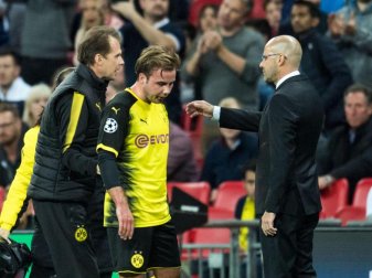 BVB-Star Mario Götze (M.) verletzte sich an den Zähnen. Foto: Bernd Thissen