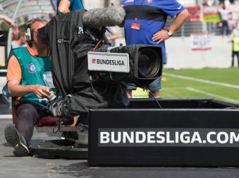 Die Partie Hannover 96 gegen den HSV wird nicht im Free-TV zu sehen sein. Foto: Sebastian Kahnert Die Partie Hannover 96 gegen den HSV wird nicht im Free-TV zu sehen sein. Foto: Sebastian Kahnert