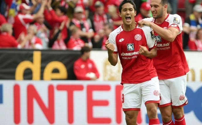 Droht gegen Bayern auszufallen: Yoshinori Muto (l.)