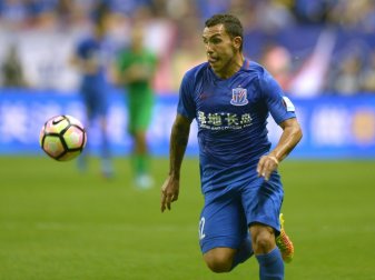 Tevez erzielt das einzige Tor für Shanghai Shenhua Tevez erzielt das einzige Tor für Shanghai Shenhua