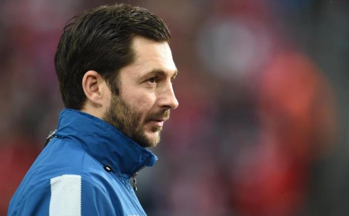 Der Mainzer Trainer Sandro Schwarz ärgerte sich über die gute Form der Bayern. Foto: Andreas Gebert