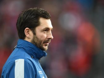Der Mainzer Trainer Sandro Schwarz ärgerte sich über die gute Form der Bayern. Foto: Andreas Gebert Der Mainzer Trainer Sandro Schwarz ärgerte sich über die gute Form der Bayern. Foto: Andreas Gebert