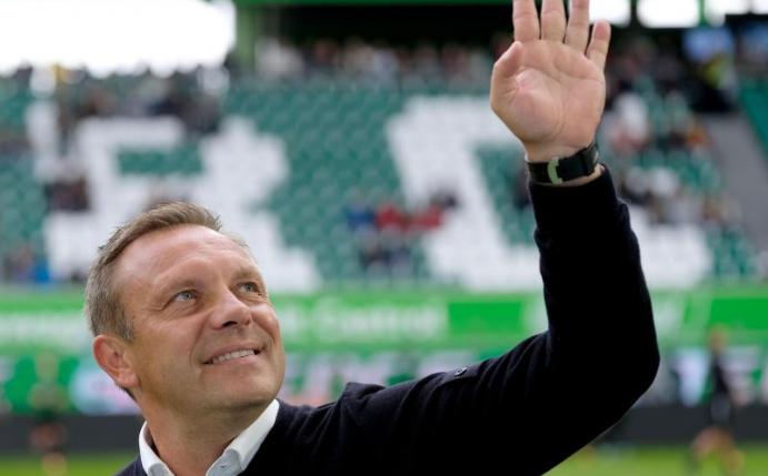 Trainer André Breitenreiter ist mit Hannover 96 sehr heimstark. Foto: Peter Steffen