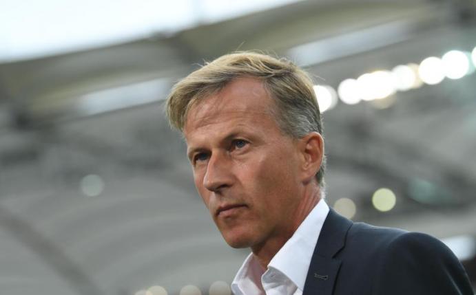Trainer Andries Jonker steht beim VfL Wolfsburg vor dem Aus. Foto: Marijan Murat