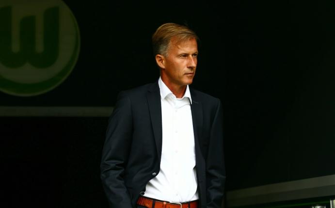 Andries Jonker muss den Trainersessel beim VfL räumen