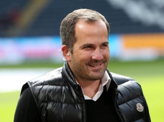 Trainer Manuel Baum ist mit sich und dem Weg des FC Augsburg zufrieden. Foto: Hasan Bratic Trainer Manuel Baum ist mit sich und dem Weg des FC Augsburg zufrieden. Foto: Hasan Bratic