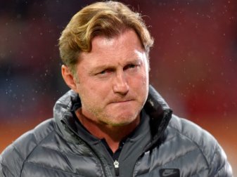 Hasenhüttl veränderte seine Startelf auf neun Positionen