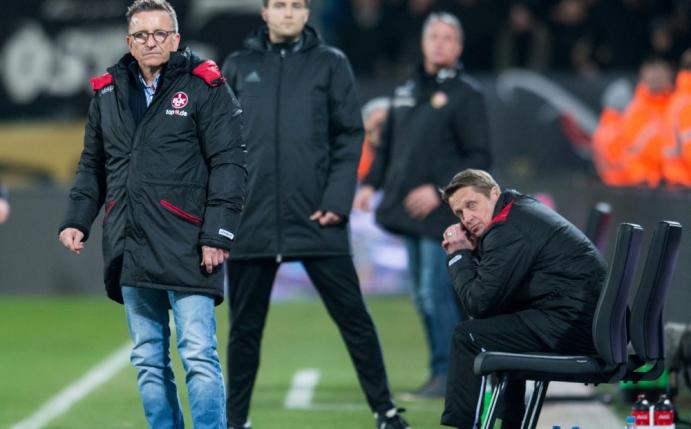 Norbert Meier (l.) muss in Kaiserslautern gehen