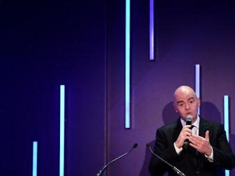 Infantino kündigt Diskussion über den Transfermarkt an