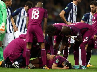 Manchester Citys Ilkay Gündogan liegt nach einem Foul im Spiel gegen West Bromwich Albion verletzt auf dem Platz. Foto: David Davies Manchester Citys Ilkay Gündogan liegt nach einem Foul im Spiel gegen West Bromwich Albion verletzt auf dem Platz. Foto: David Davies