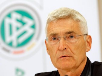 Bittet um Gelduld mit dem Videobeweis: Schiri-Boss Lutz-Michael Fröhlich. Foto: Uwe Lein