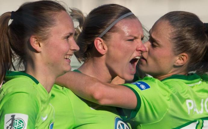 Alexandra Popp traf dreifach gegen USV Jena. Foto: Swen Pförtner