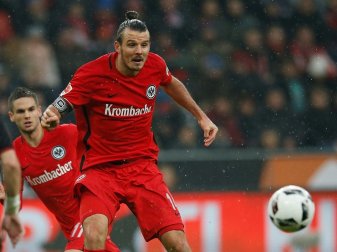 Alexander Meier muss erneut operiert werden Alexander Meier muss erneut operiert werden