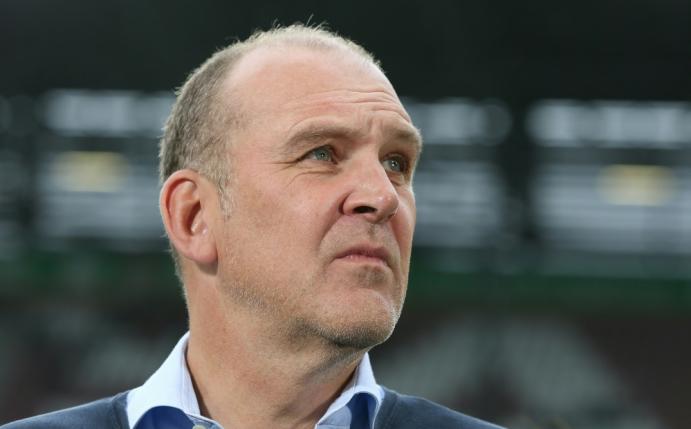 Jörg Schmadtke bittet die Mitglieder um Geduld