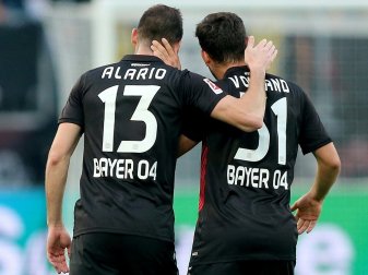 Ist glücklich in Leverkusen: Stürmer Lucas Alario (l.) Ist glücklich in Leverkusen: Stürmer Lucas Alario (l.)