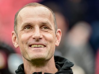 Herrlich ist vor dem Spiel gegen Schalke optimistisch Herrlich ist vor dem Spiel gegen Schalke optimistisch