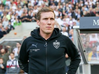 Trainer Hannes Wolf fordert mehr Torgefahr vom VfB Trainer Hannes Wolf fordert mehr Torgefahr vom VfB