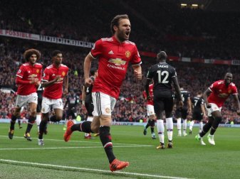 Juan Mata von Manchester United freut sich über sein Tor. Foto: Martin Rickett Juan Mata von Manchester United freut sich über sein Tor. Foto: Martin Rickett