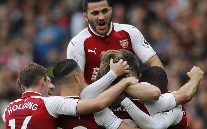 Der FC Arsenal um den Ex-Schalker Sead Kolasinac (oben) setzte sich souverän durch. Foto: Frank Augstein