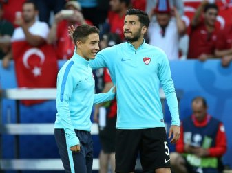 Mit dabei: Emre Mor und Nuri Sahin (v.l.)