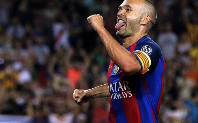 Andrés Iniesta hat beim FC Barcelona einen lebenslangen Vertrag unterschrieben. Foto: Alberto Estevez