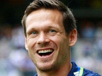 Schalke stattet Sascha Riether mit Vertrag bis 2018 aus Schalke stattet Sascha Riether mit Vertrag bis 2018 aus