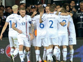 Island schlägt die Türkei mit 3:0 Island schlägt die Türkei mit 3:0