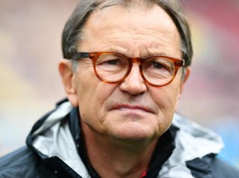 Findet die Entwicklung des Profi-Fußballs bedenklich: Ewald Lienen vom FC St. Pauli. Foto: Uwe Anspach