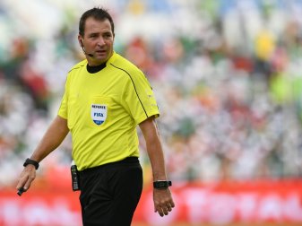 Bennett entschied in der Nachspielzeit auf Abseits Bennett entschied in der Nachspielzeit auf Abseits