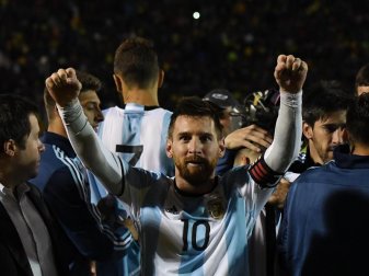 Lionel Messi schoss mit einem Dreierpack Argentinien zur WM nach Russland. Foto: Jose Romero