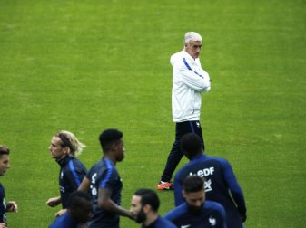 Die Mannschaft von Trainer Didier Deschamps ist am 14. November zu Gast in Köln. Foto: Thibault Camus Die Mannschaft von Trainer Didier Deschamps ist am 14. November zu Gast in Köln. Foto: Thibault Camus