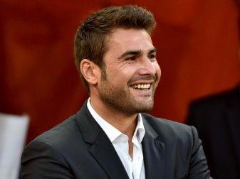 Mutu soll für den Verband FRF Kontakte zu Klubs knüpfen