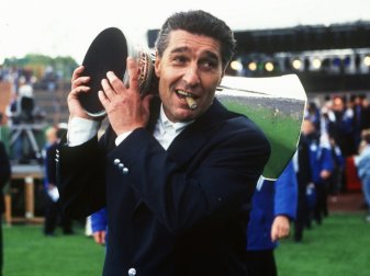 1997 gewann Schalke 04 rund um Rudi Assauer den UEFA-Cup 1997 gewann Schalke 04 rund um Rudi Assauer den UEFA-Cup