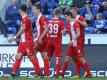 Die Fortuna-Spieler bejubeln den Führungstreffer in Bielefeld. Foto: Friso Gentsch