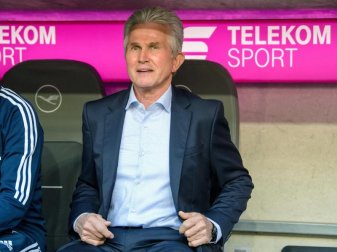 Nahm mehr vier Jahre nach seinem Abschied wieder auf der Bayern-Bank Platz: Jupp Heynckes. Foto: Matthias Balk Nahm mehr vier Jahre nach seinem Abschied wieder auf der Bayern-Bank Platz: Jupp Heynckes. Foto: Matthias Balk