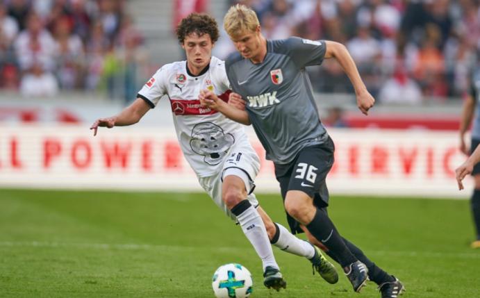 Augsburg muss auf Martin Hinteregger (r.) verzichten
