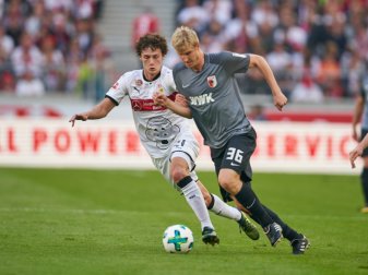 Augsburg muss auf Martin Hinteregger (r.) verzichten Augsburg muss auf Martin Hinteregger (r.) verzichten