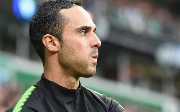 Bremens Trainer Alexander Nouri braucht langsam ein Erfolgserlebnis. Foto: Carmen Jaspersen