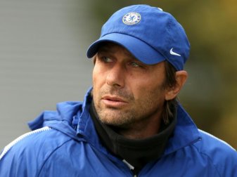 Chelsea-Trainer Antonio Conte fordert von seiner Mannschaft eine Leistungssteigerung. Foto: Steven Paston Chelsea-Trainer Antonio Conte fordert von seiner Mannschaft eine Leistungssteigerung. Foto: Steven Paston