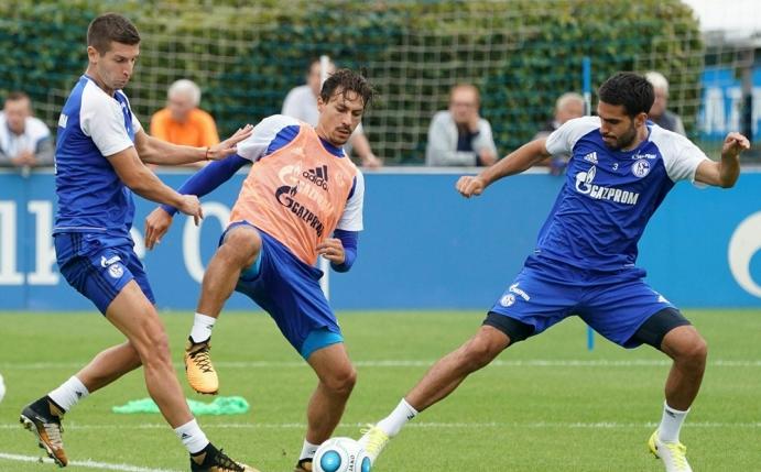 Schalke muss auf Nastasic (l.) und Insua (r.) verzichten