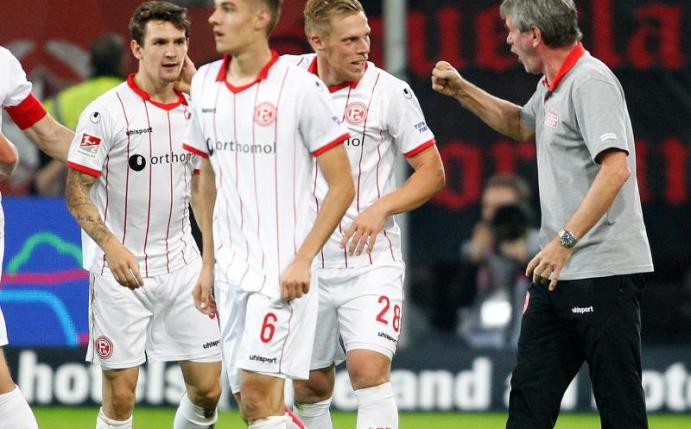 Trainer Friedhelm Funkel will mit Fortuna Düsseldorf die Erfolgsserie fortsetzen. Foto: Roland Weihrauch