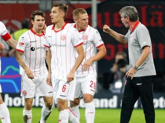 Trainer Friedhelm Funkel will mit Fortuna Düsseldorf die Erfolgsserie fortsetzen. Foto: Roland Weihrauch Trainer Friedhelm Funkel will mit Fortuna Düsseldorf die Erfolgsserie fortsetzen. Foto: Roland Weihrauch