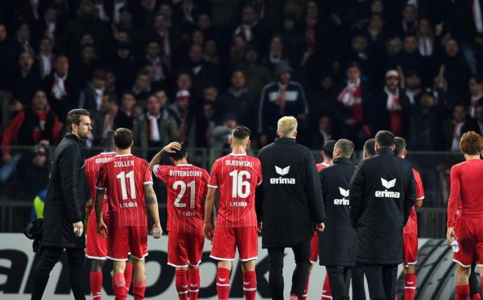 Die Kölner kassierten bereits die zehnte Pflichtspiel-Niederlage. Foto: Federico Gambarini